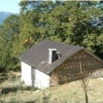 Stazzo Monte Marsicano – Bivacco panoramico situato sul Monte Marsicano, perfetto per escursionisti alla ricerca di un’esperienza autentica nella natura.
