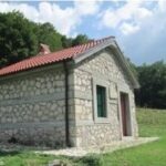 Stazzo Valle Fredda – Rifugio rustico tra le montagne della Valle Fredda, ideale per una sosta immersa nella tranquillità del Parco Nazionale.