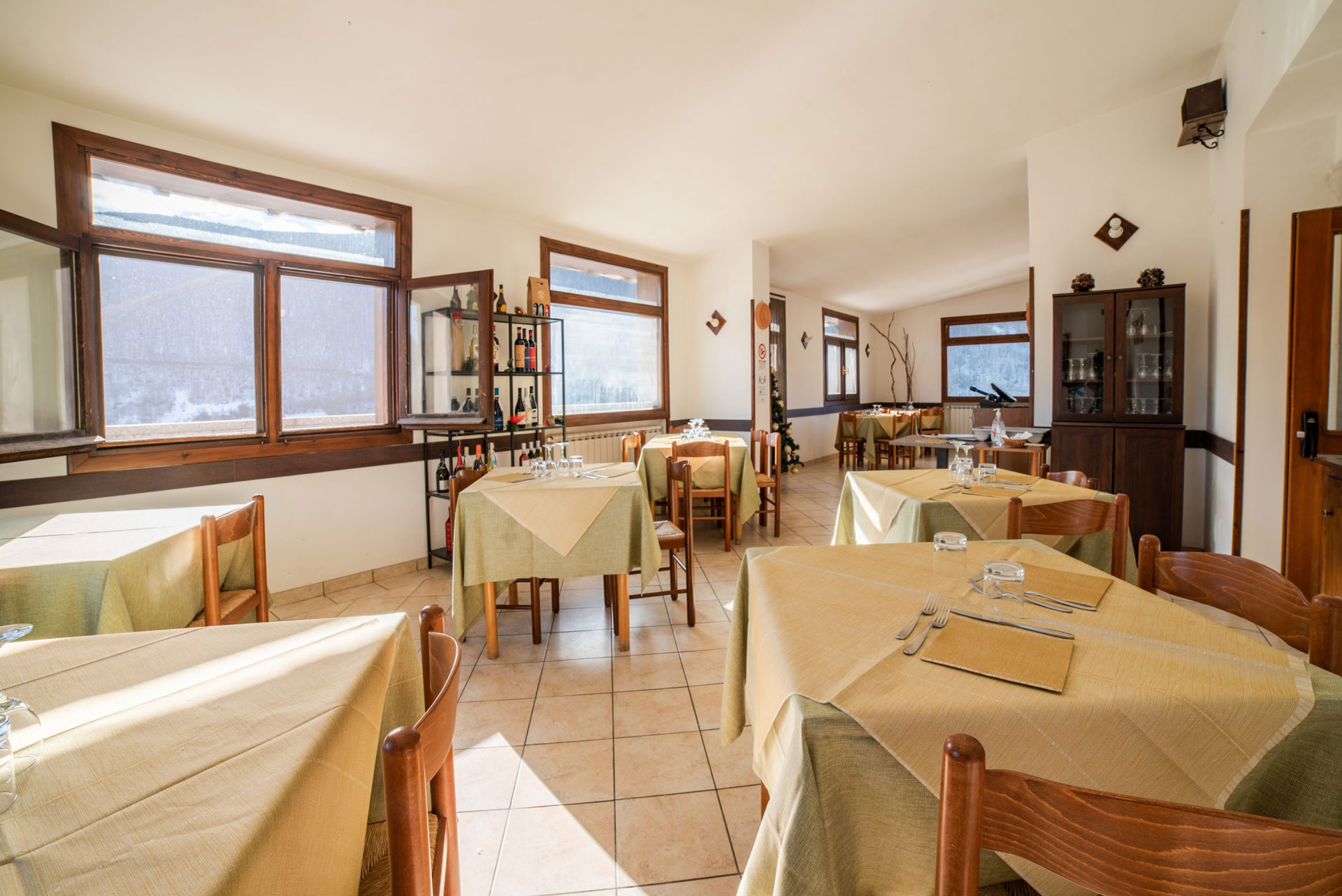 Ristorante – Sala ristorante “La Terrazza”, con cucina tipica abruzzese